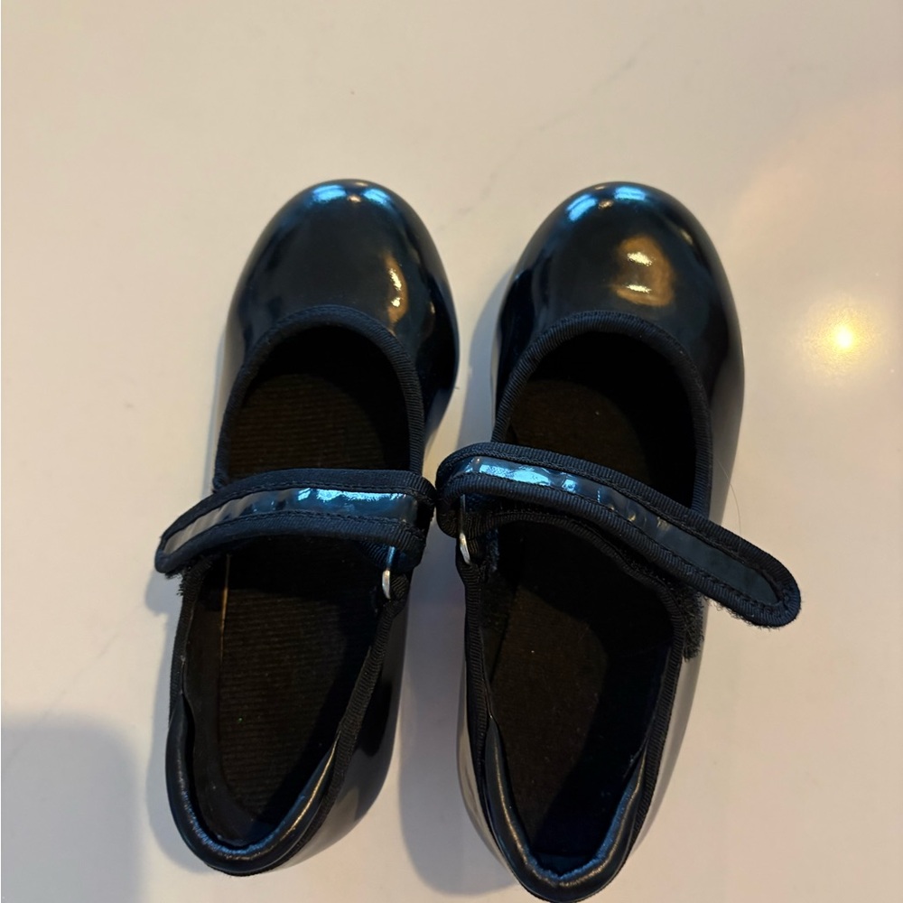Girls black tap shoes size 10C